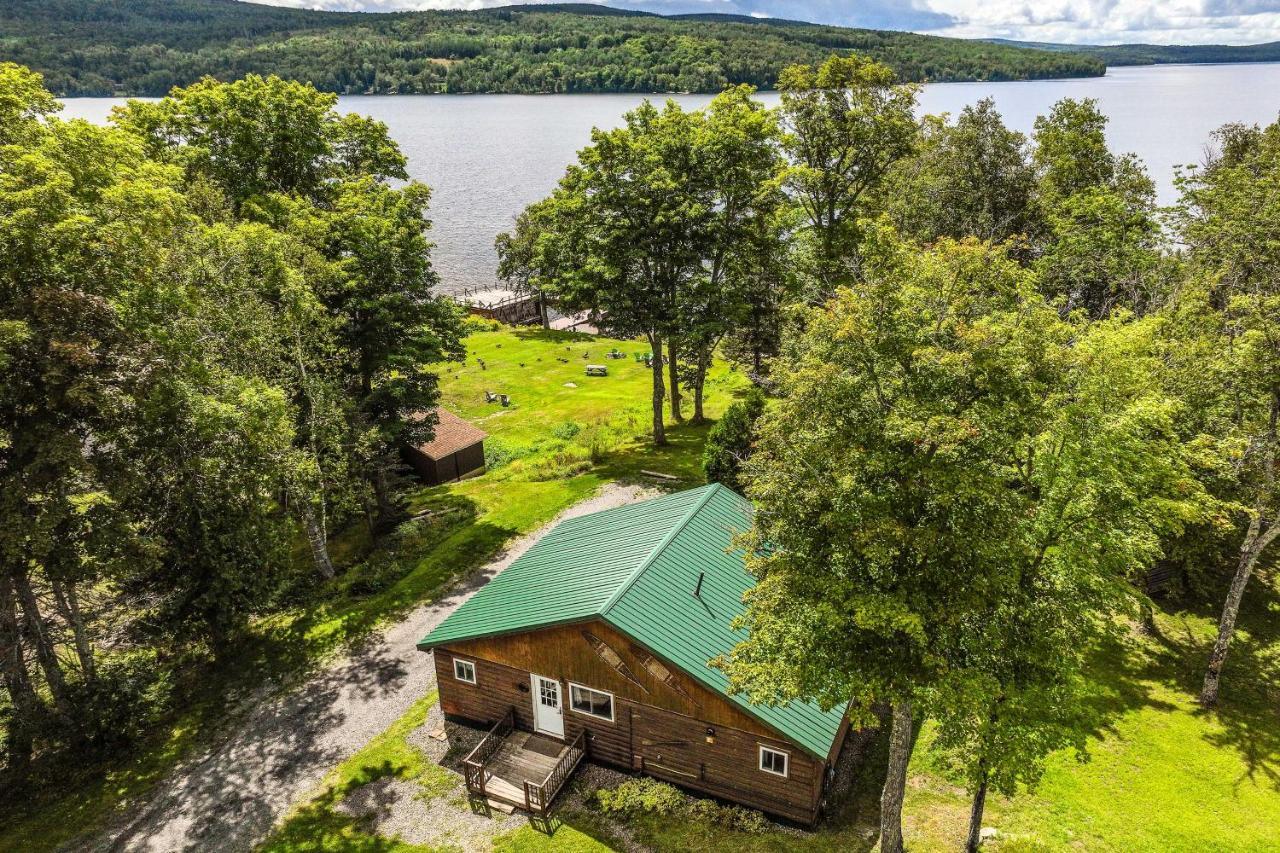 Rustic Cabin Retreat On Rangeley Lake! Exterior photo