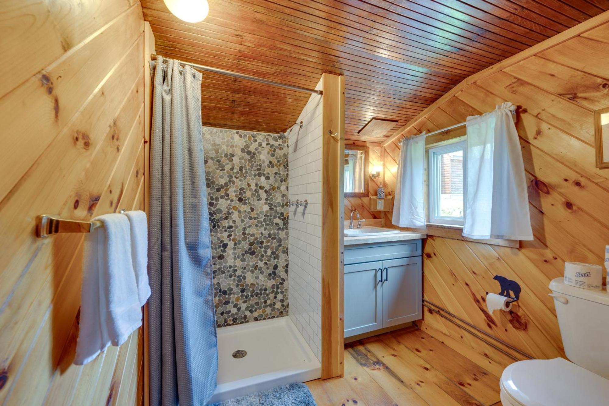 Rustic Cabin Retreat On Rangeley Lake! Exterior photo